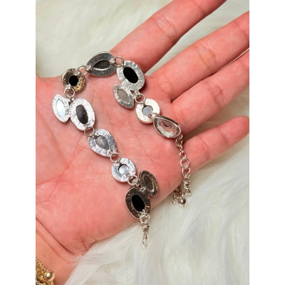 Black & Clear Rhinestones Bracelet (d) - Picture 4 of 5